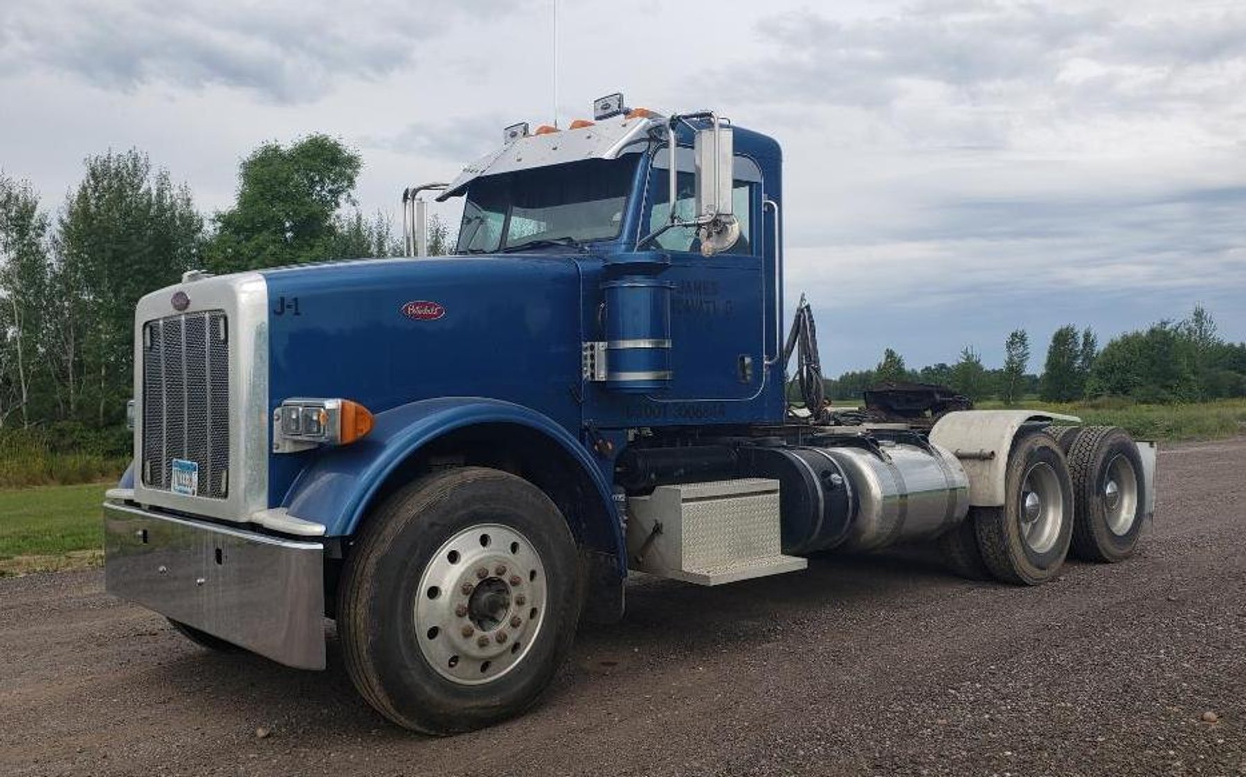 2012 Peterbilt 367 Semi With Wet Kit