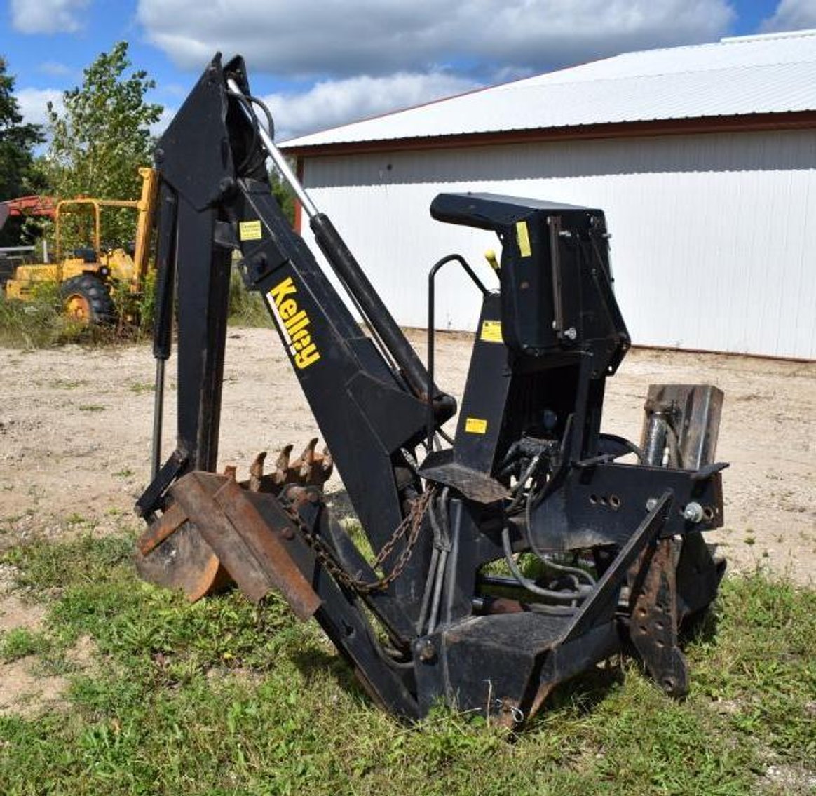 2005 Chevrolet 2500 4X4 & Kelley B60 Backhoe Attachment