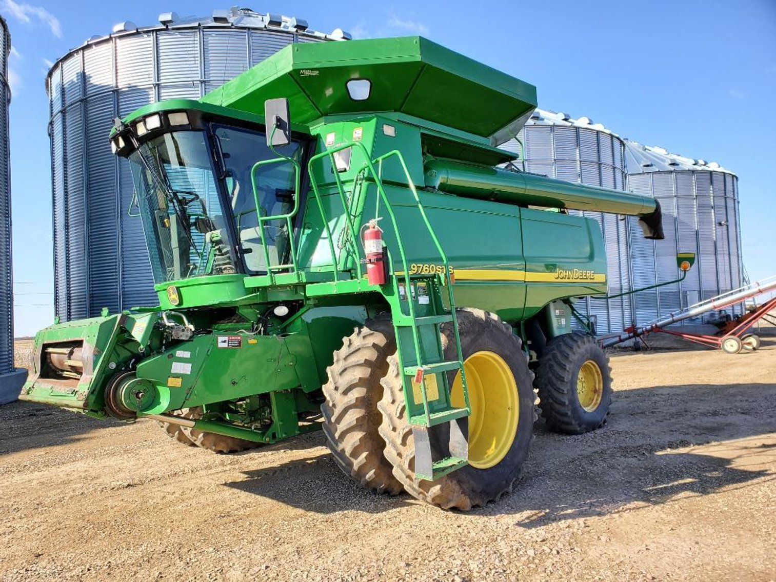 Case IH 9120 Axial Flow Combine & John Deere 9760 STS Combine