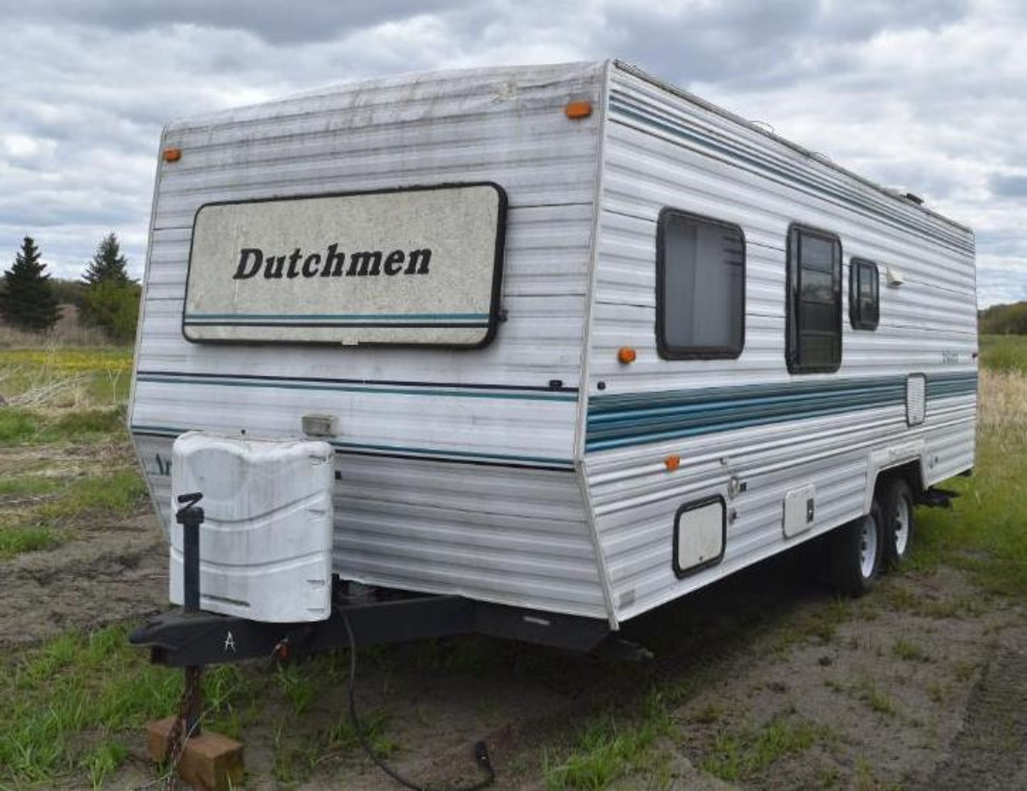 1996 Dutchmen 26' Travel Trailer