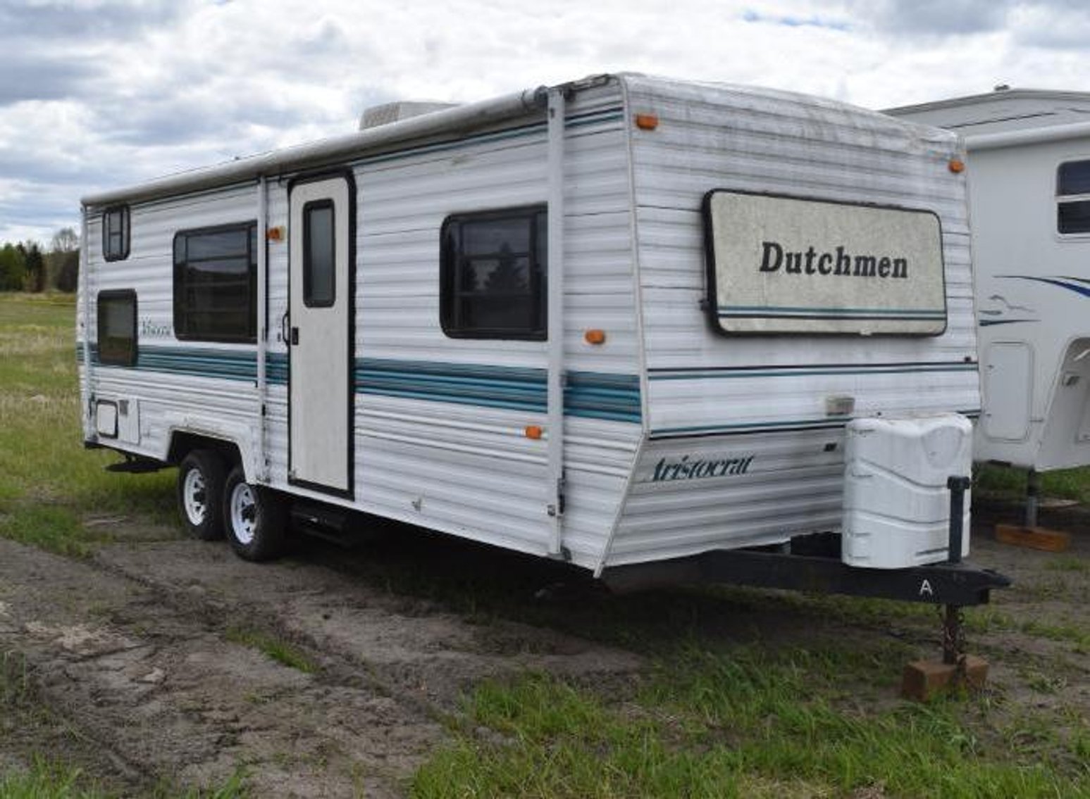 1996 Dutchmen 26' Travel Trailer