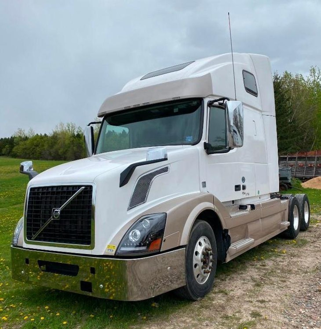 2016 Volvo D13 Semi, 517,729 Miles, Automatic