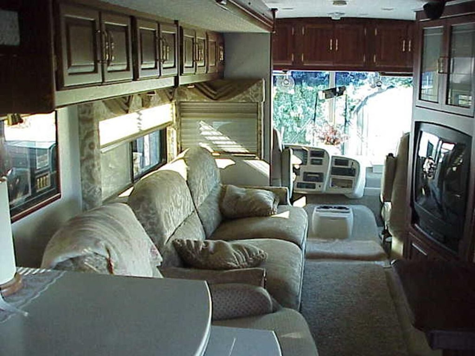 2002 Winnebago Chieftain 39' Motorhome