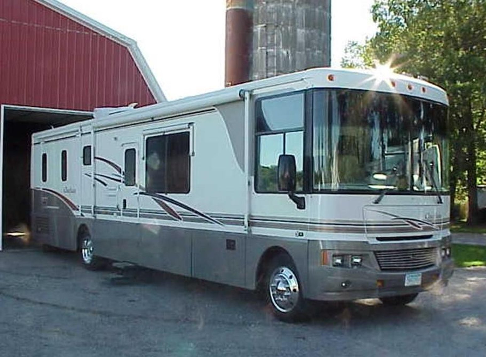 2002 Winnebago Chieftain 39' Motorhome