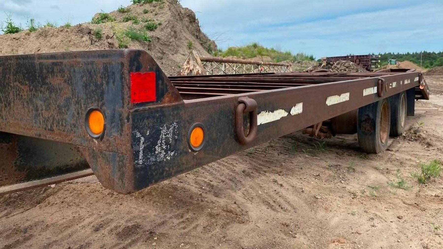 1995 Towmaster T-40 24' Deck Over Trailer