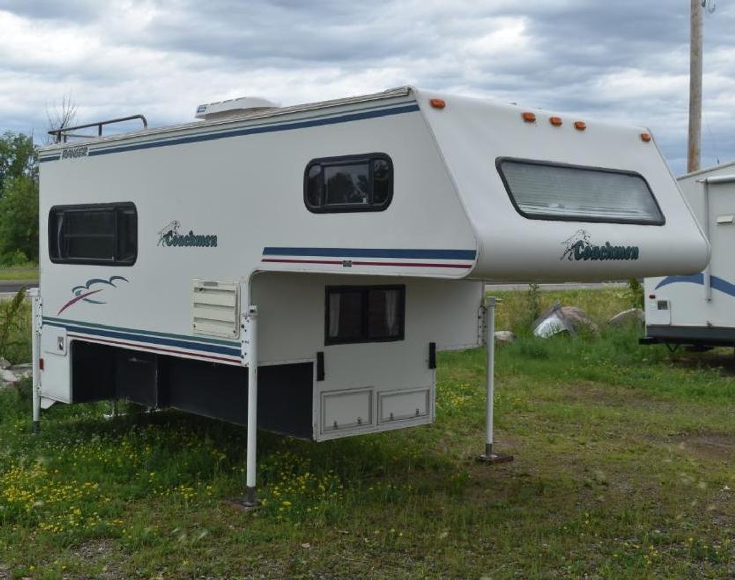 23 Units: Toy Hauler, Pickup Topper, (5) 5th Wheels & (16) Travel Trailers