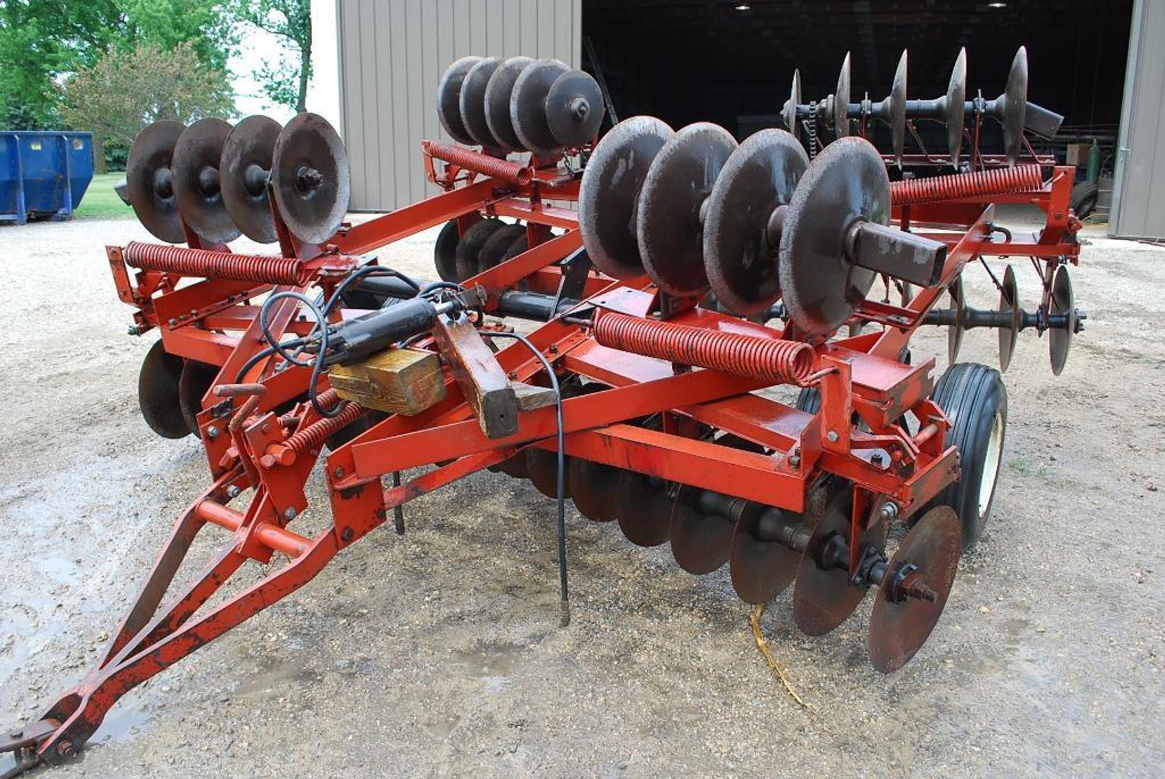 Tom and Mary Sonnek Machinery & Farm Related Equipment