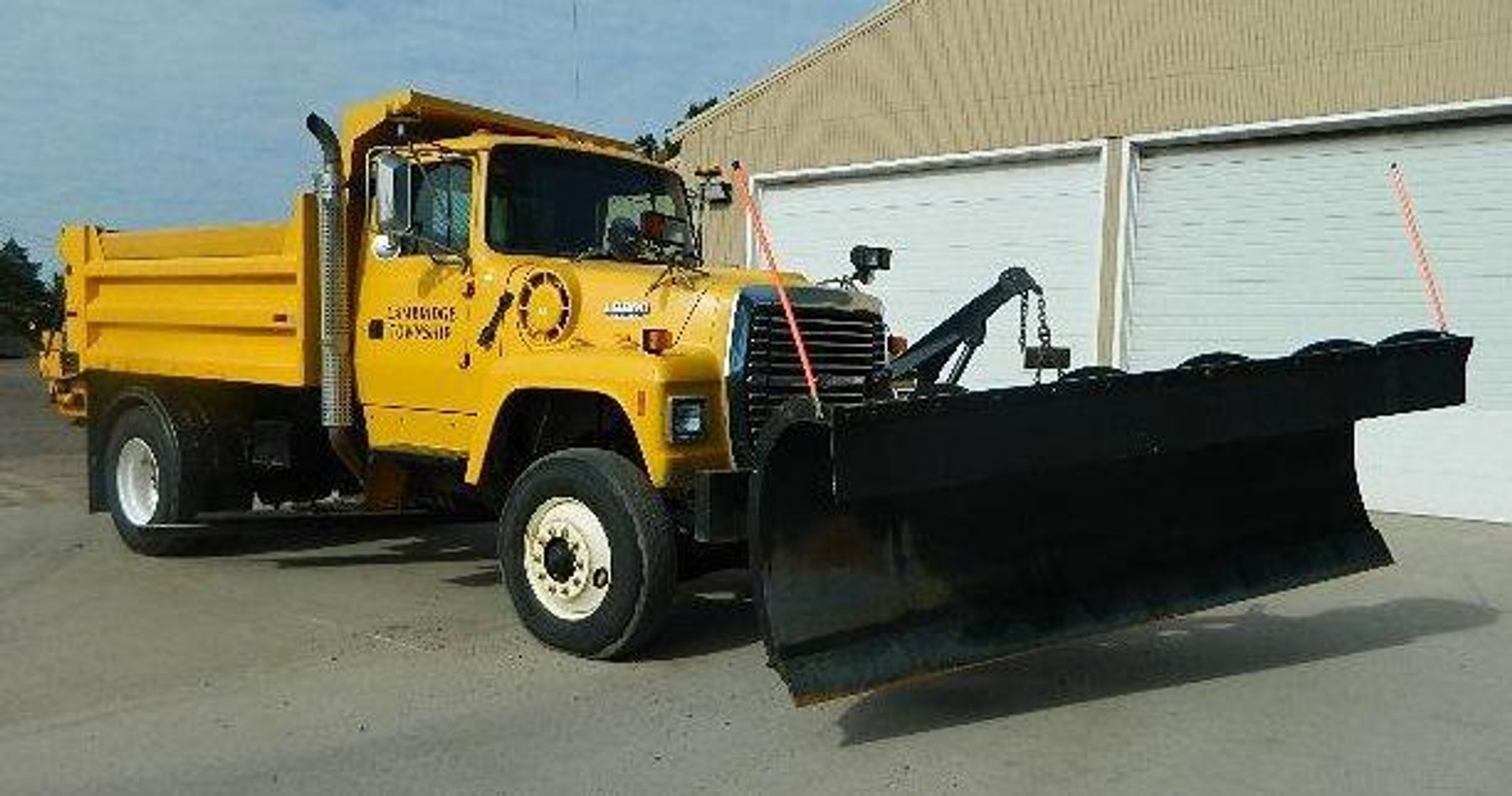 1994 Ford L8000 Township Plow Truck