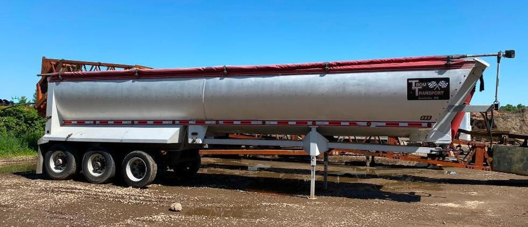 2003 Mac Aluminum Frameless 34' End Dump & 1995 Towmaster T-40 24' Deck Over Trailer