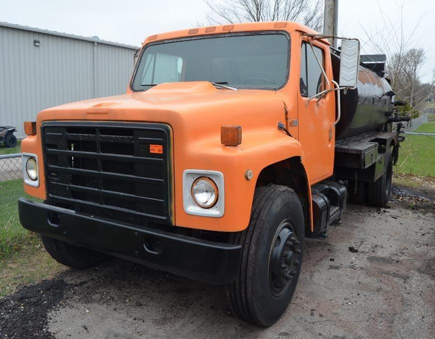 Paving Equipment: LeeBoy 1000F Asphalt Paver, Road Hog Milling Machine, 2006 Freightliner Columbia & 1986 IH S1700 Distributor Truck