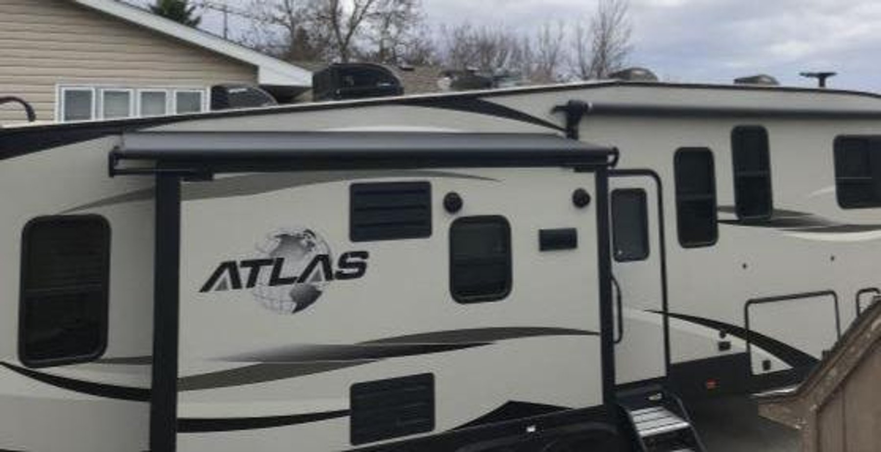 2018 Atlas M-2952 RLF 5th Wheel Trailer