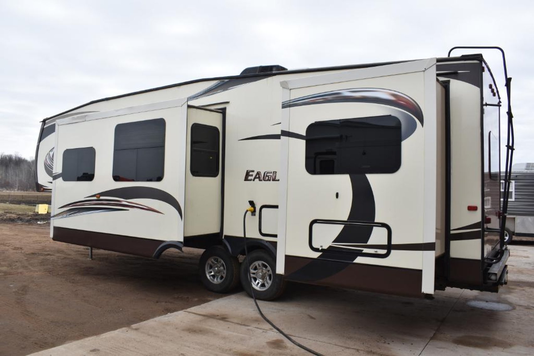 2014 Jayco Eagle 5th Wheel Camper