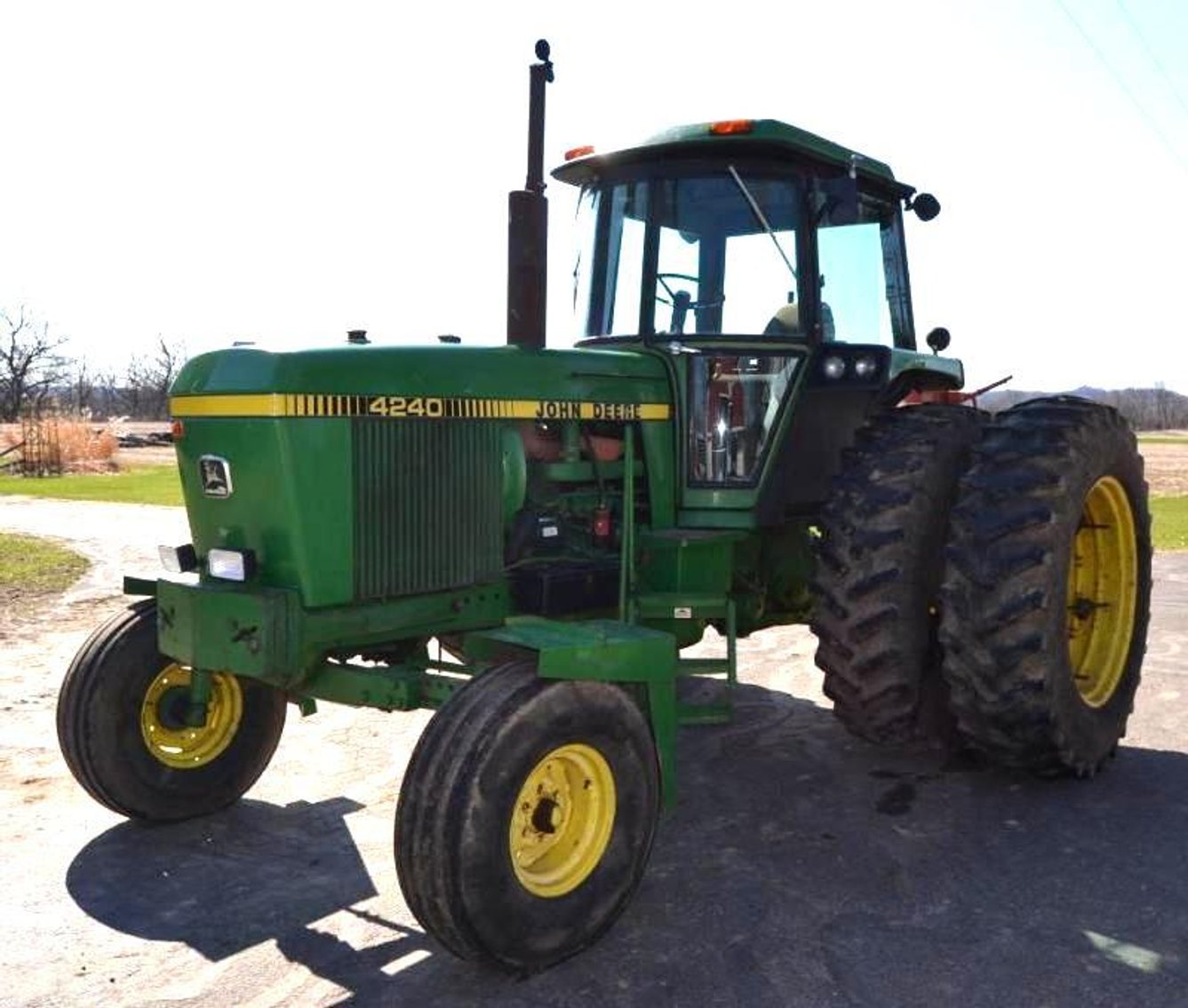 Dennis & Beverly Weiss Auction: John Deere Tractors, Machinery, Dairy Equipment, Lawn & Garden and More