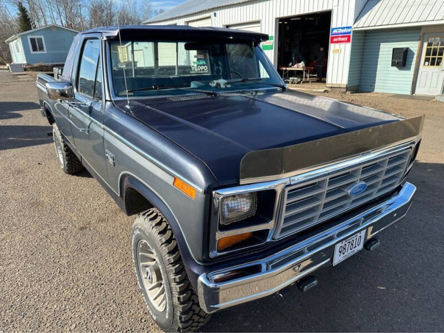 1983 Ford F-350 XLT 4WD Standard Cab Long Box (130609)