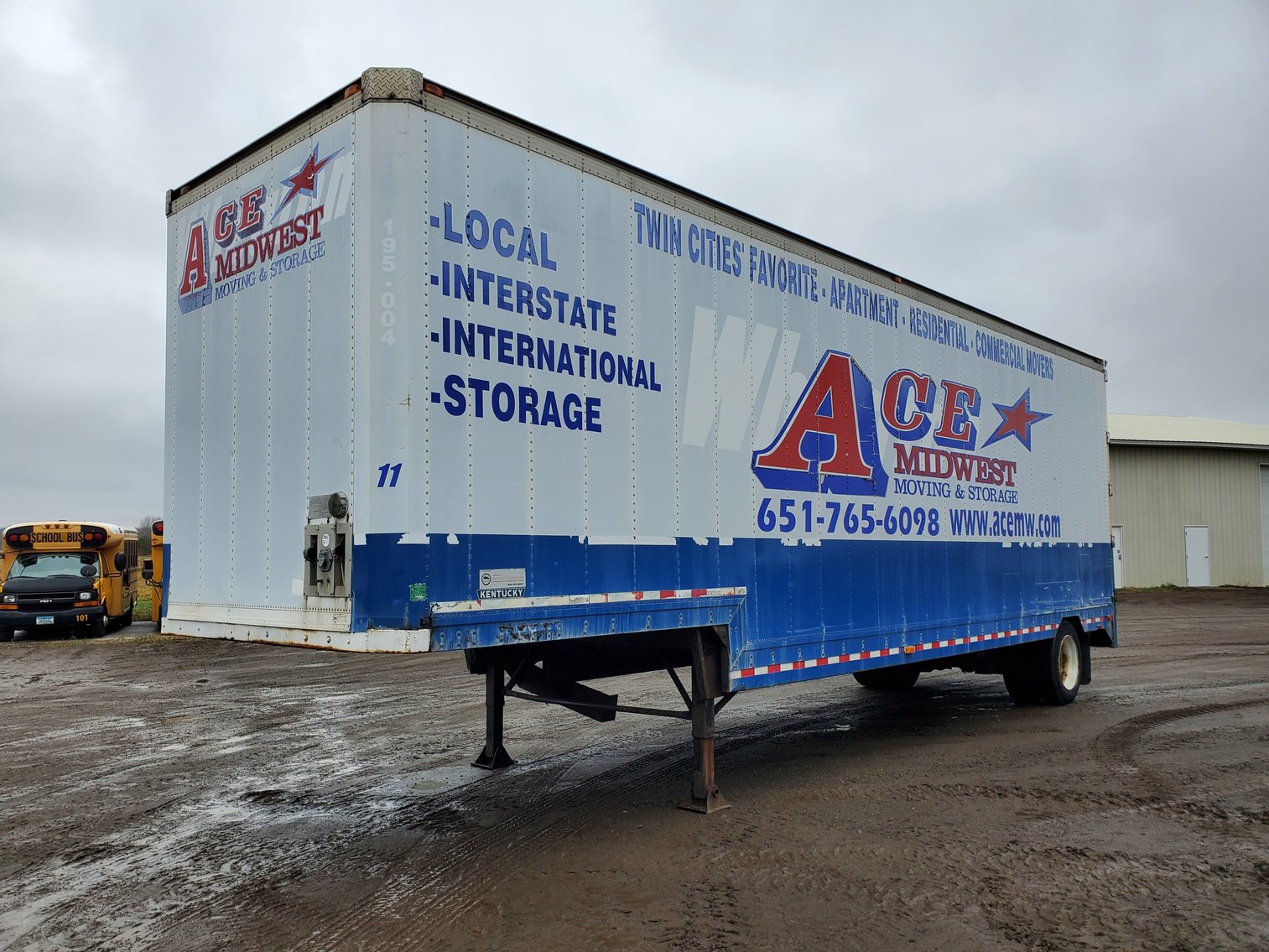 2007 International Semi, 2007 Freightliner Semi, (2) Kentucky Semi Trailers