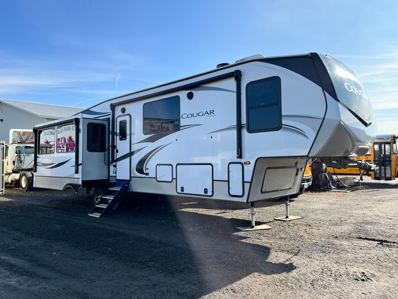 2021 Cougar By Keystone 5th Wheel Camper & 2011 Chevrolet Silverado 1500 Work Truck (131524)