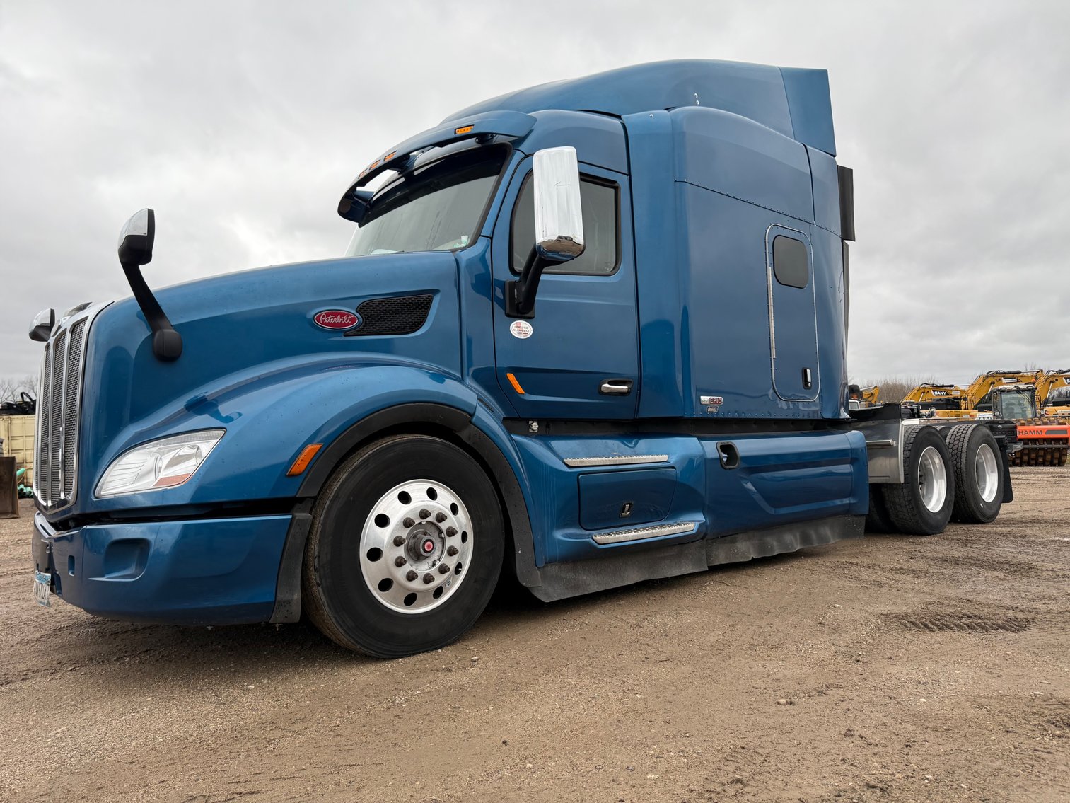 2018 Peterbilt 579 Epiq Semi With Sleeper