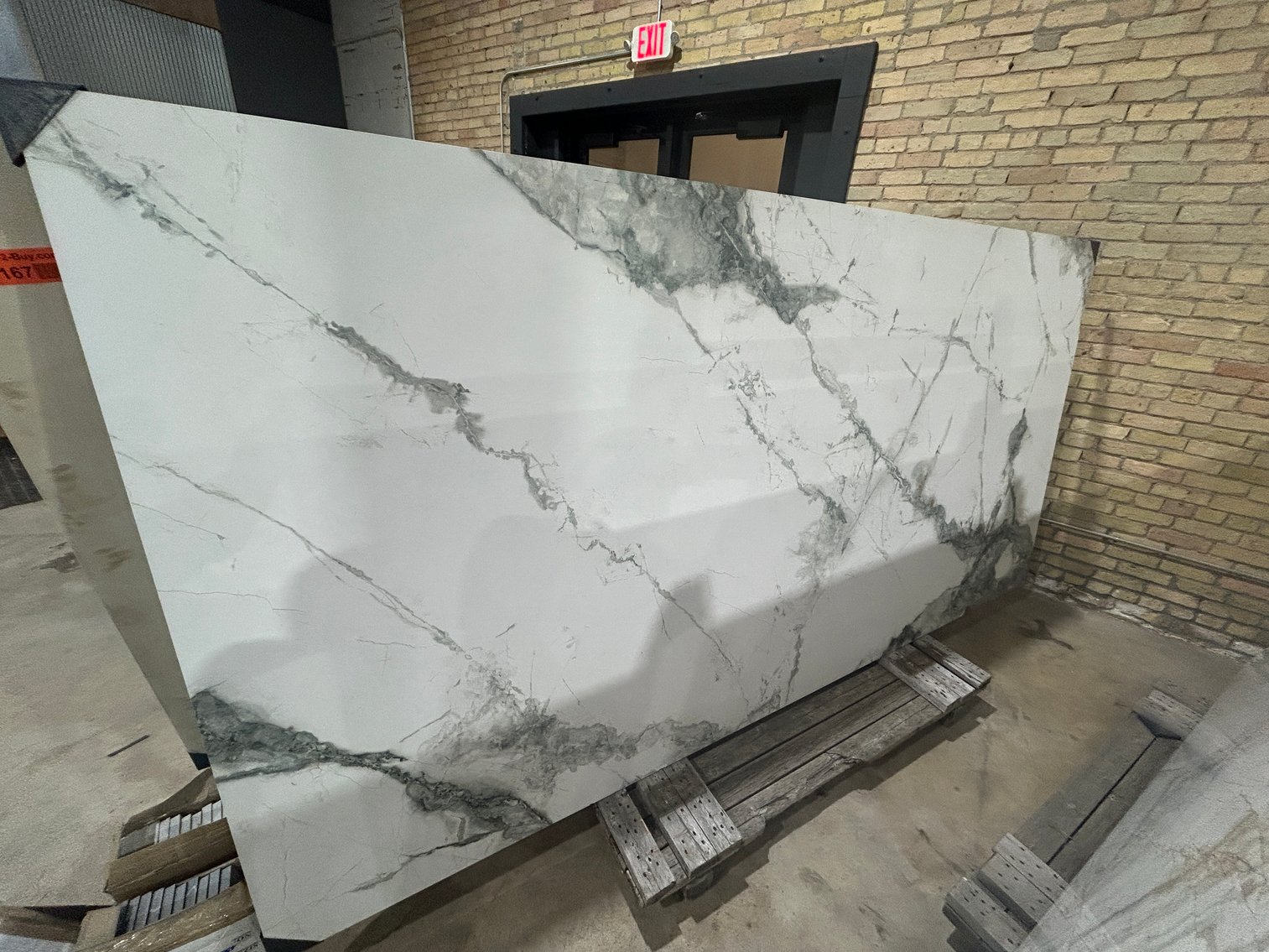 Porcelain Slabs &  Luxury Vinyl Plank Flooring (134703)